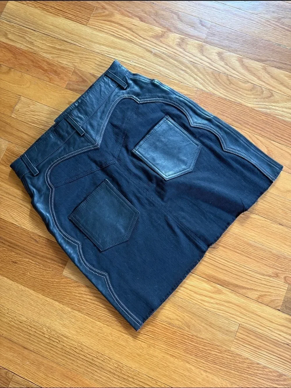 New UNDERSTATED LEATHER Lil Mama Skirt Size Xs